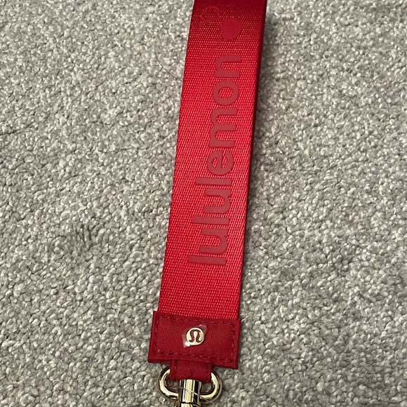 Lululemon Heart Wristlet Oxford Red - Picture 2 of 7